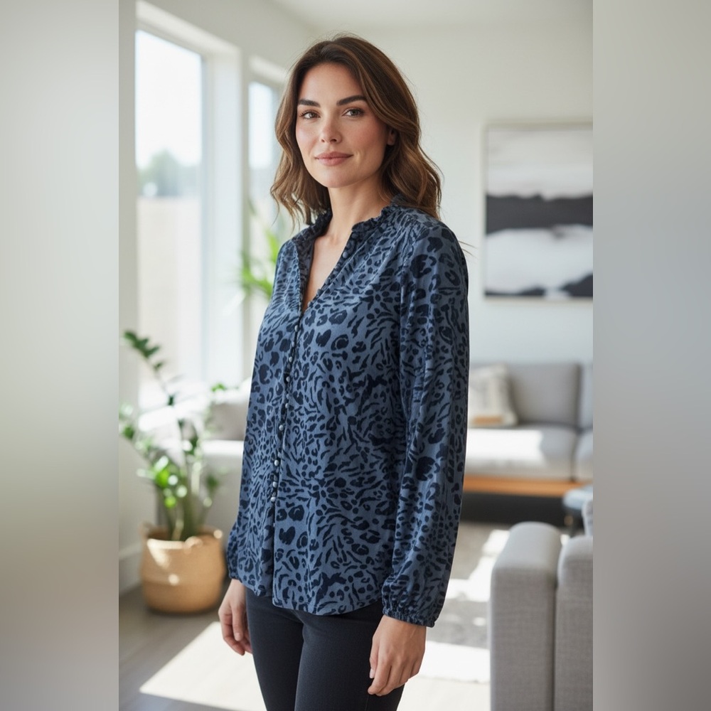WHBM Midnight Velvet Burnout Blouse — Size L, NWOT - Picture 4 of 6